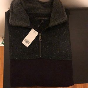 Never worn Men’s L Banana Republic zip up sweater